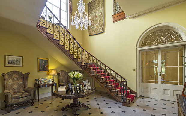 Дом из детства королевы Елизаветы II продадут за 56 миллионов долларов