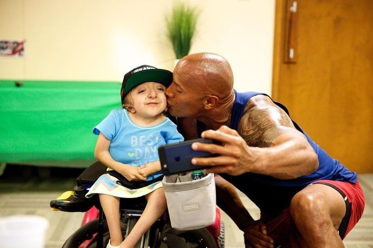 Дуэйн 'Скала' Джонсон воплотил в жизнь мечту 7-летнего мальчика больного раком 
