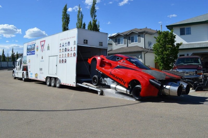 Канадский умелец построил в гараже Ferrari с реактивными двигателями