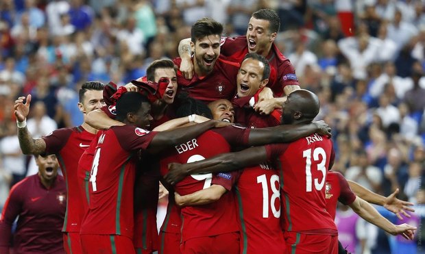 Португалия, потеряв Криштиану Роналду, впервые в истории выиграла чемпионат Европы