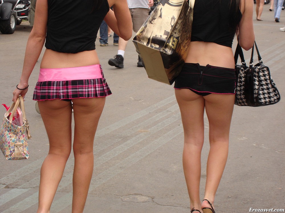 Девушки в мини - фото красоток в коротких обтягивающих юбках и платьях