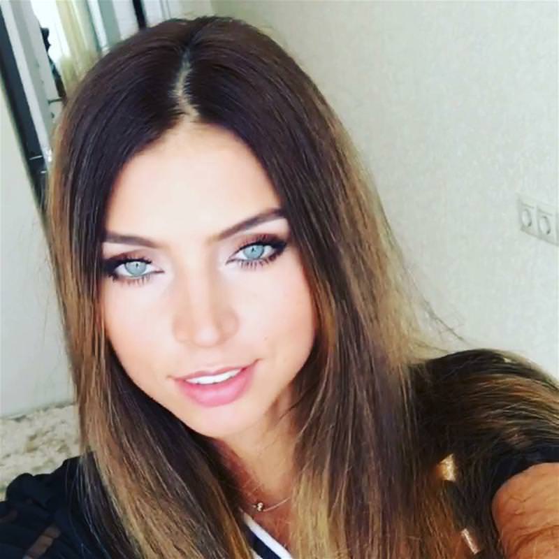 Русские девушки: 160 фото молодых красоток из соцсетей
