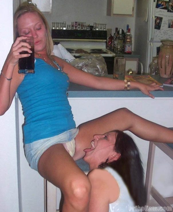 Пьяные девушки (159 фото). Засветы и приколы пьяных баб