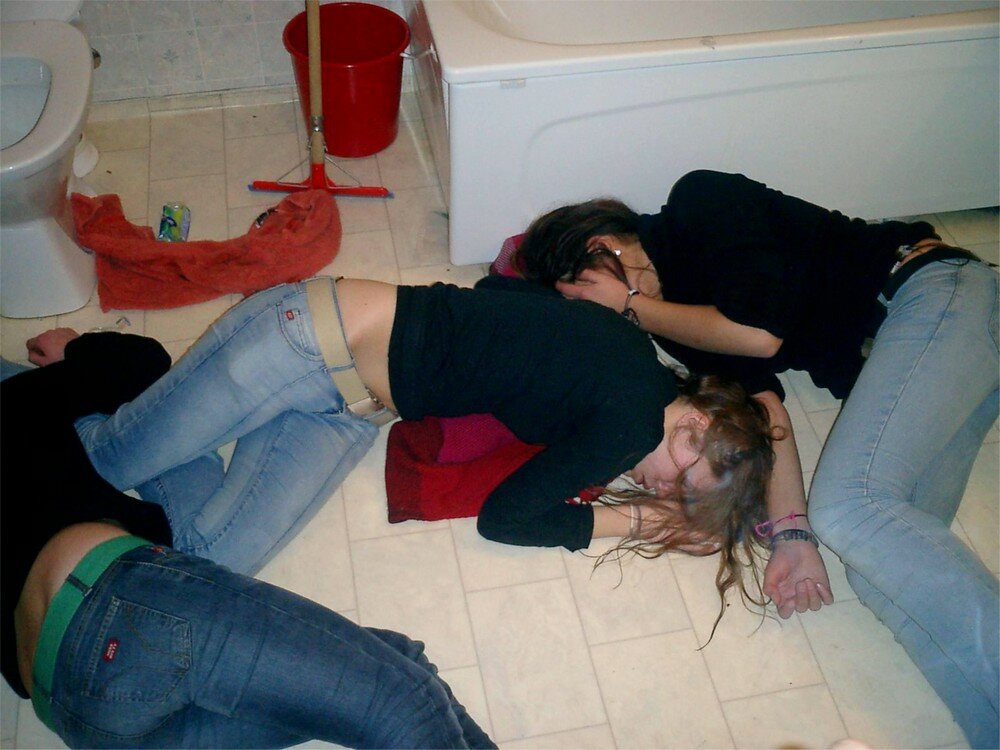 Bathroom Drunk Lesbians