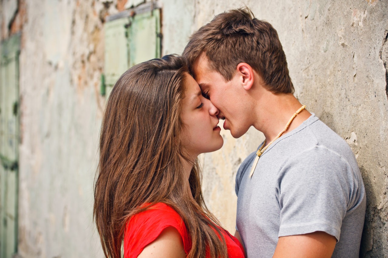 Когда, как и с кем целоваться - Правильный момент для первого поцелуя