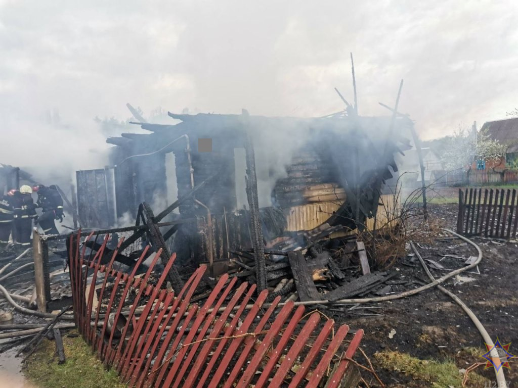 Трагедия огненного происшествия потрясла Березовский район: четверо детей погибли в пожаре