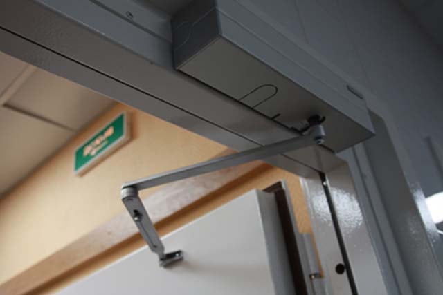 Как выбрать доводчик для входной двери Как выбрать доводчик для входной двери